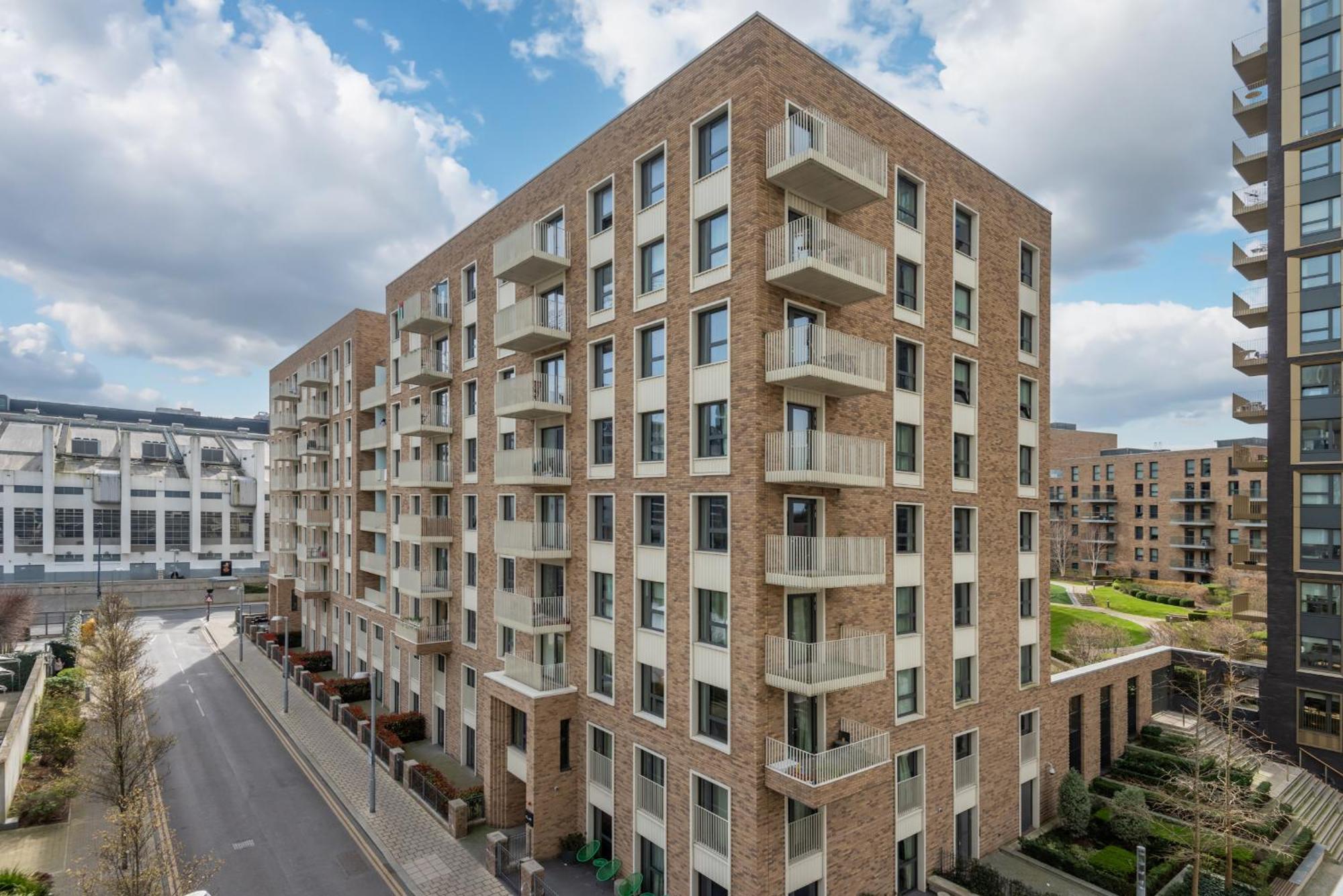 Montana - Modern Comfort & Prime Location Appartement Londen