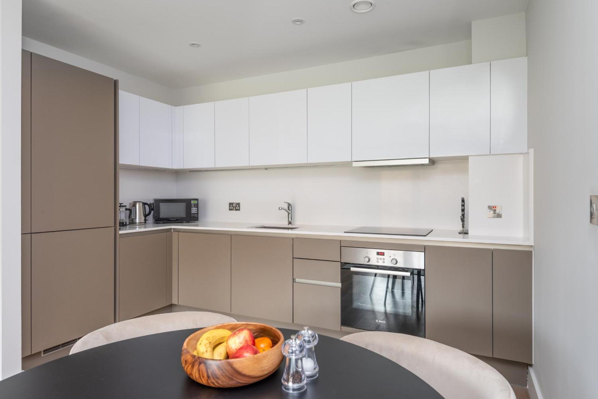 Montana - Modern Comfort & Prime Location Appartement Londen