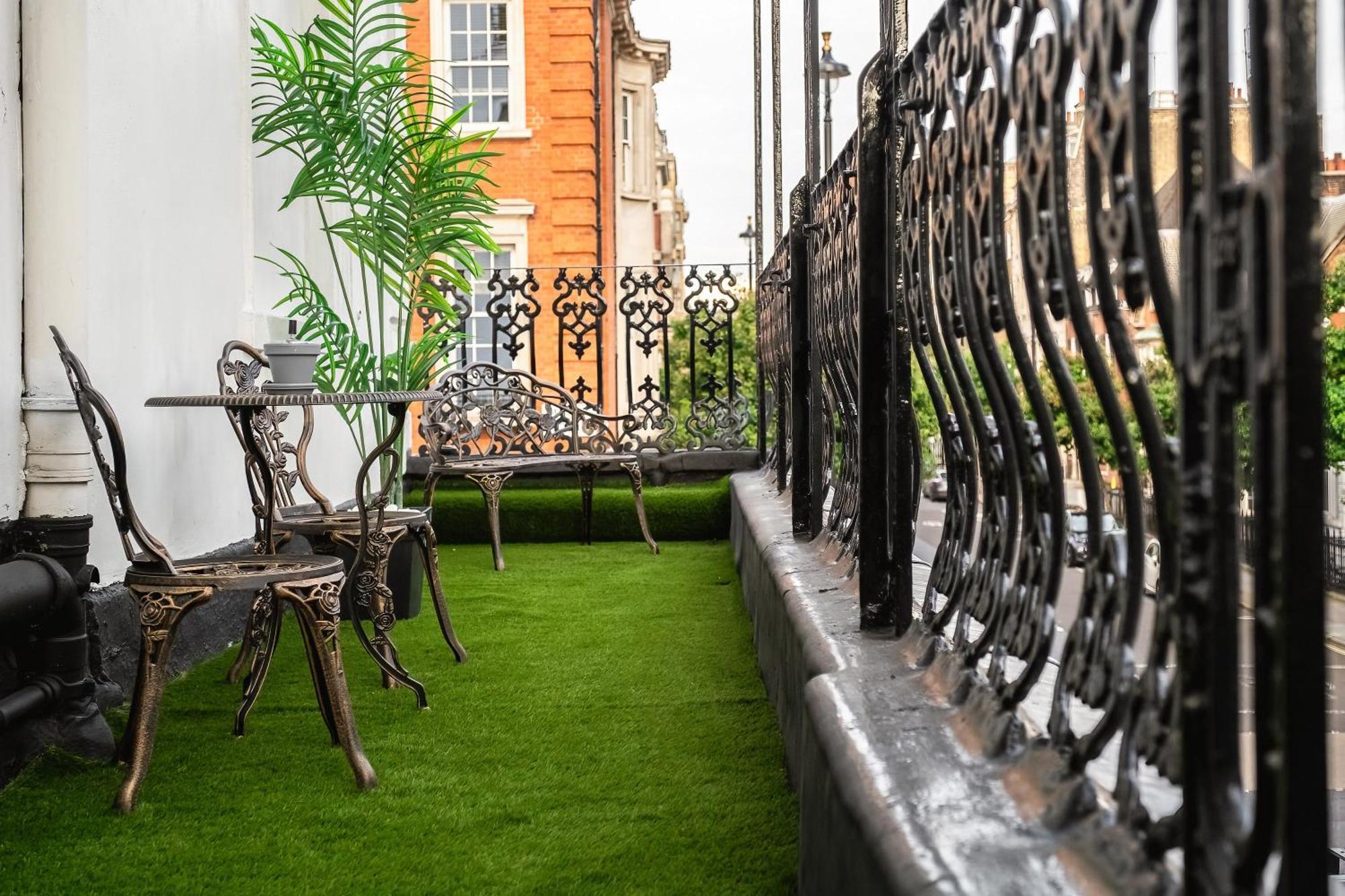 2 Bedroom In Harley Street Ferienhaus