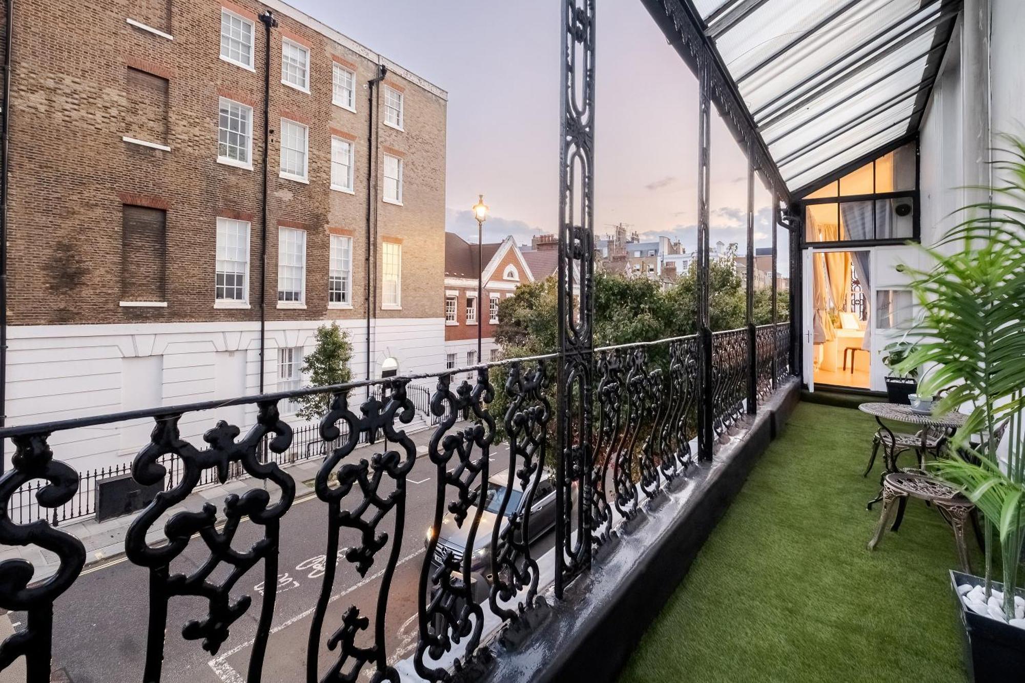 2 Bedroom In Harley Street Ferienhaus London