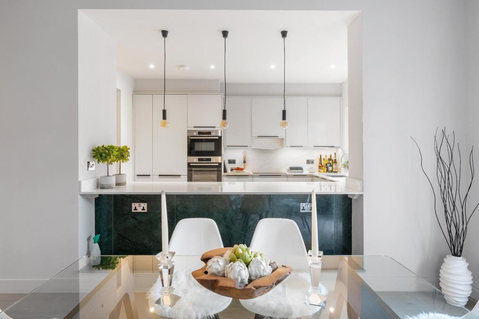 Luxurious 4 Bedroom In Kensington Holiday home London