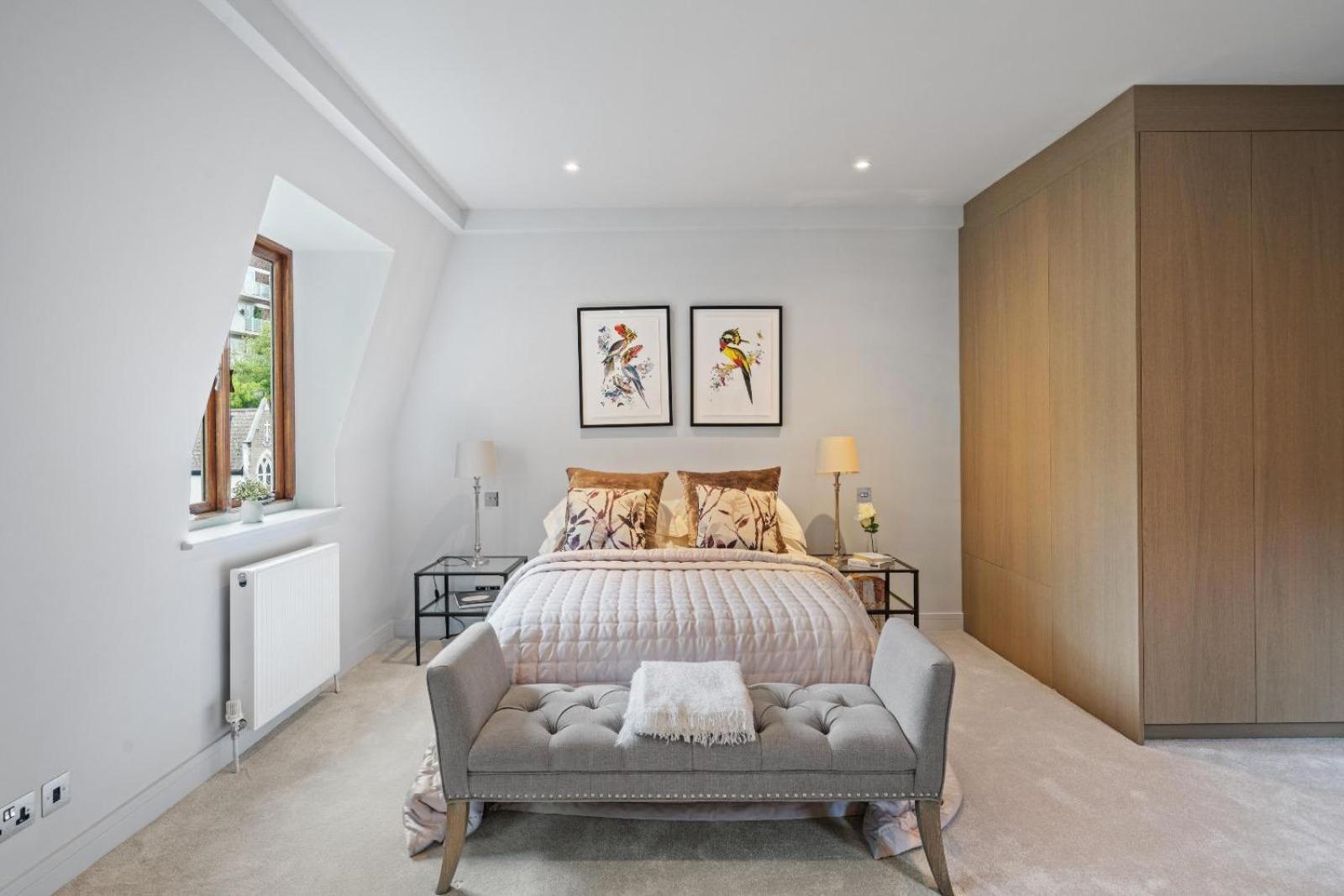 Luxurious 4 Bedroom In Kensington London