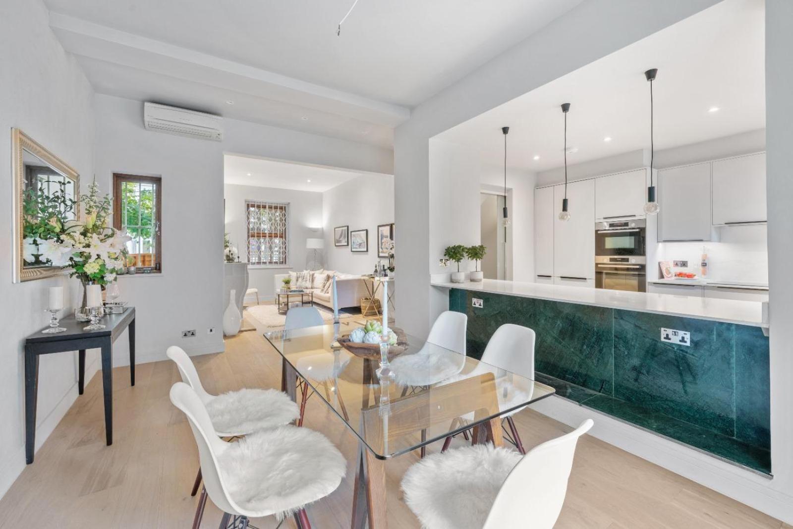 Holiday home Luxurious 4 Bedroom In Kensington
