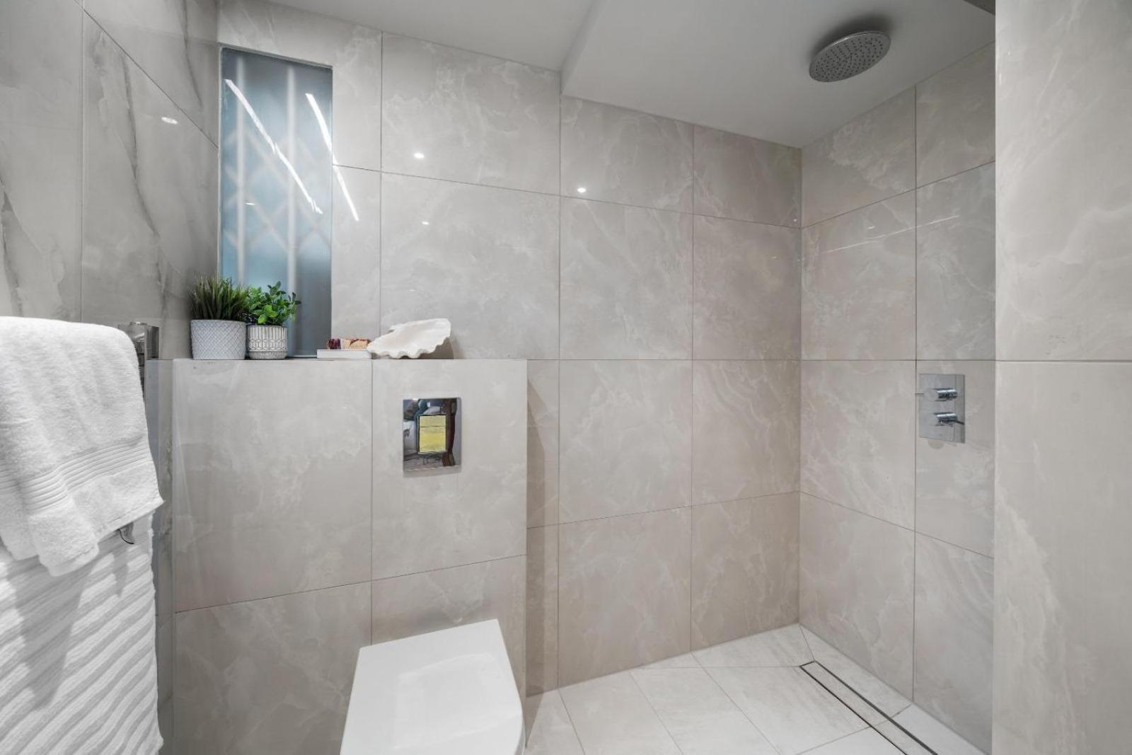 Luxurious 4 Bedroom In Kensington Holiday home *