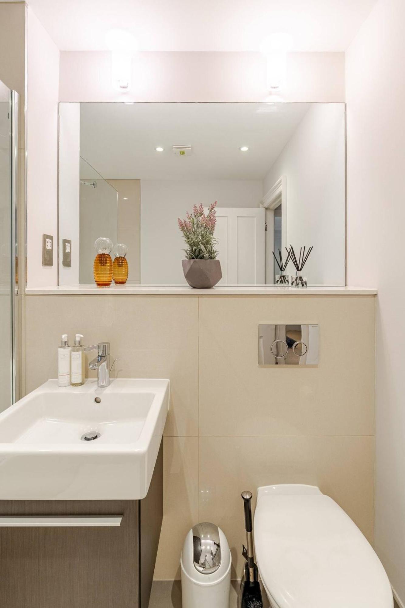 Lavish Designer 3 Bed Near Oxford Street Leilighet London