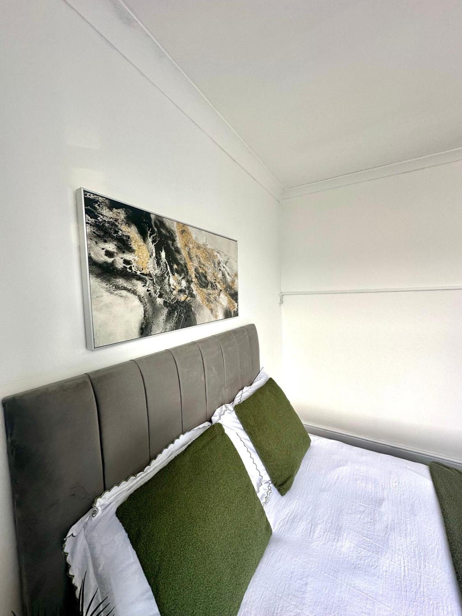 Spacious 4- Bedroom Flat! Kings Cross, St Pancras Londen