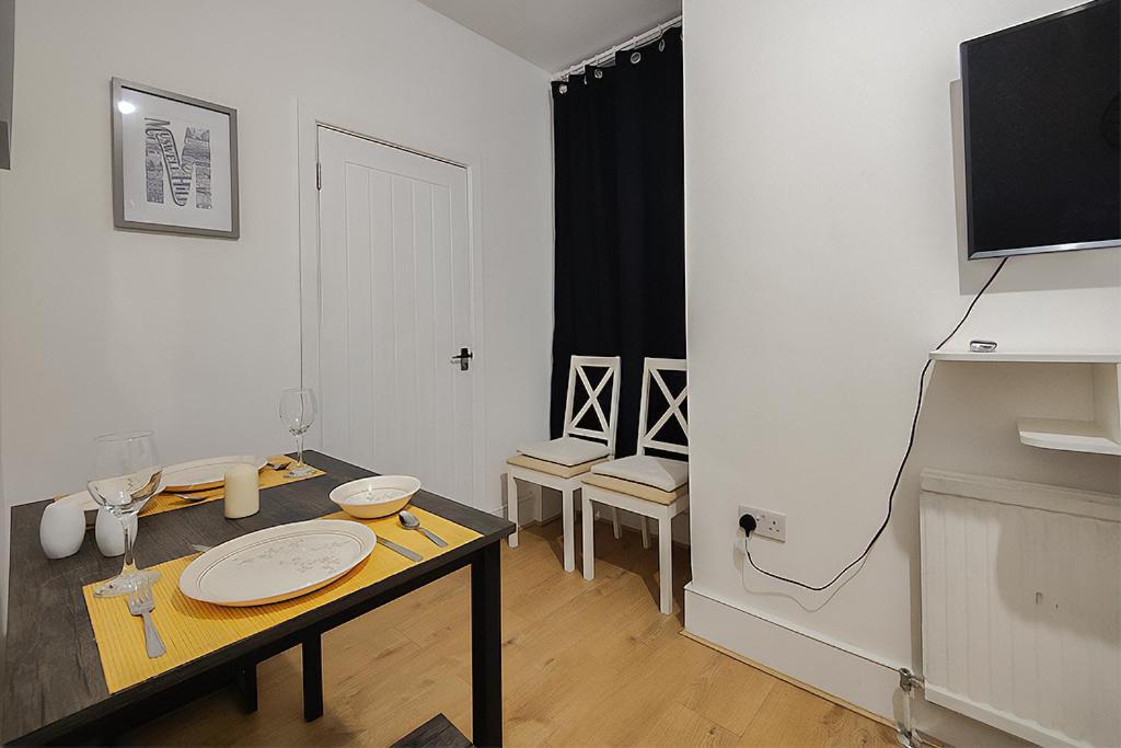 Lägenhet Cosy 2-bed Flat, 8 Min To Tube *