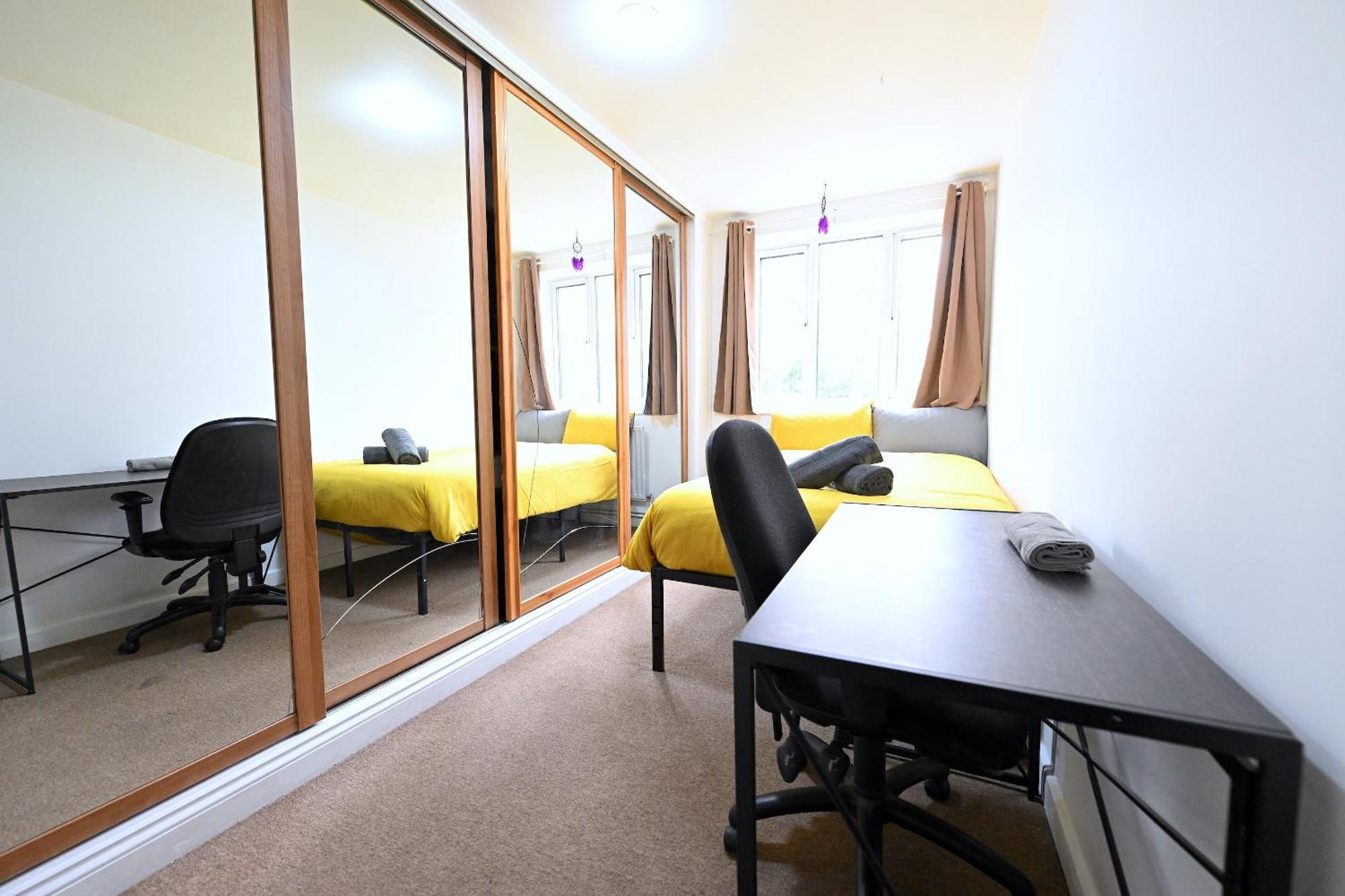 Stunning 2-bedroom Lägenhet *