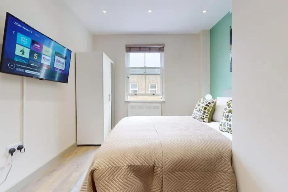 Netflix Heart Of Battersea Wd Self Check-in Desk Apartment London