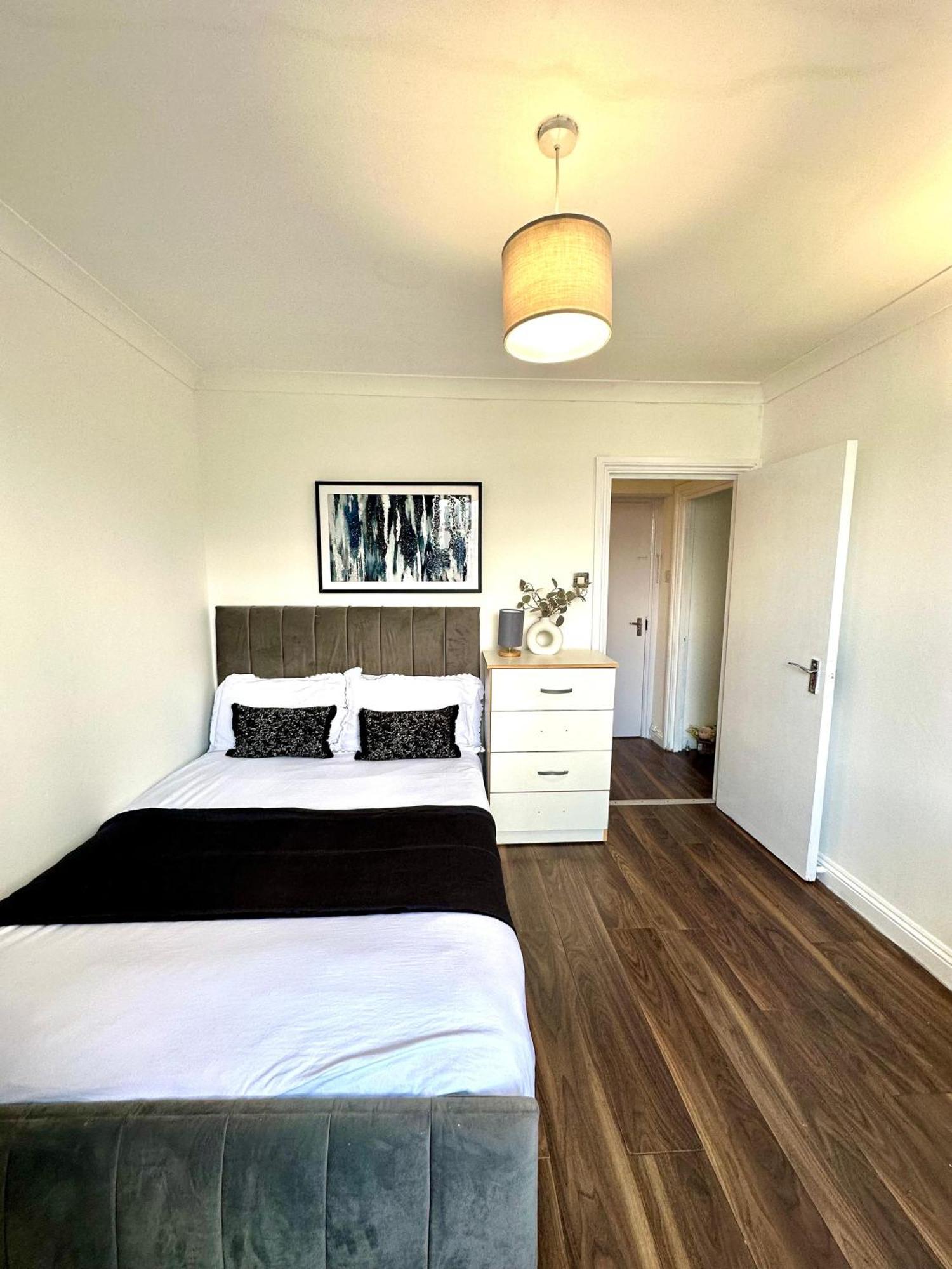 Stunning 4 Bedroom Flat In Kingscross, St Pancras! * London