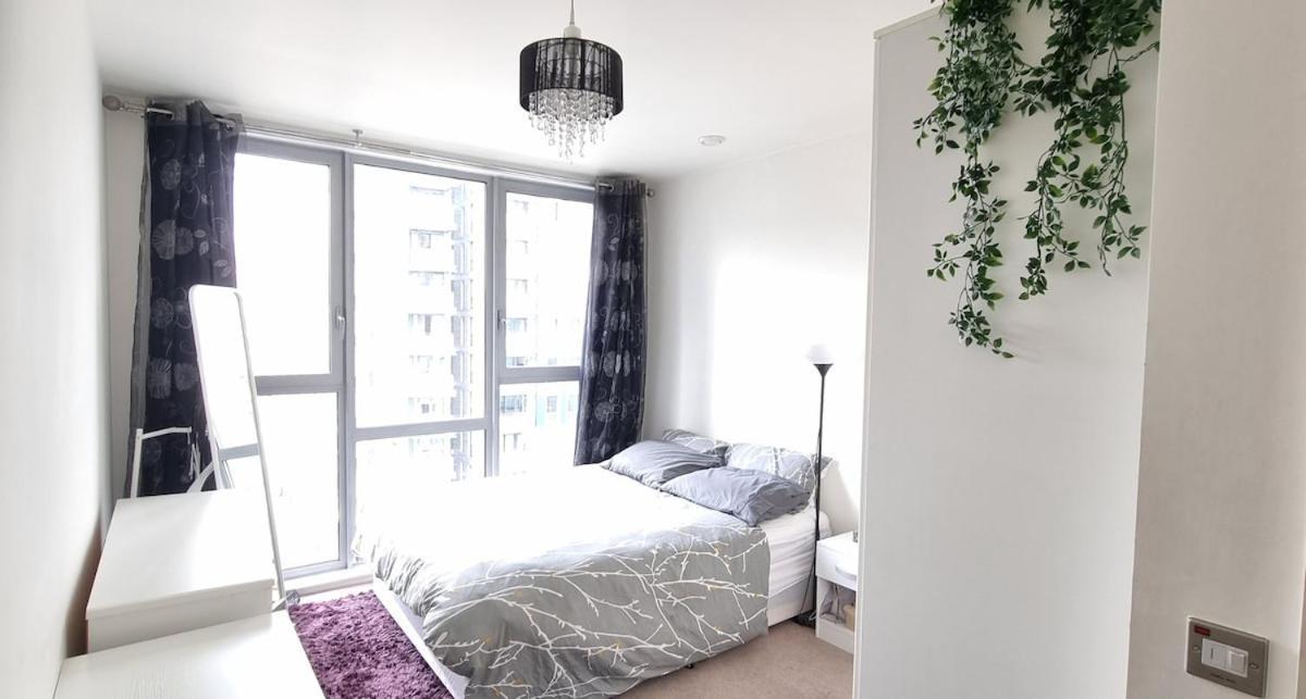 Apartment Stunning 2 Bedroom 2 Bathroom Flat With Panoramic View *