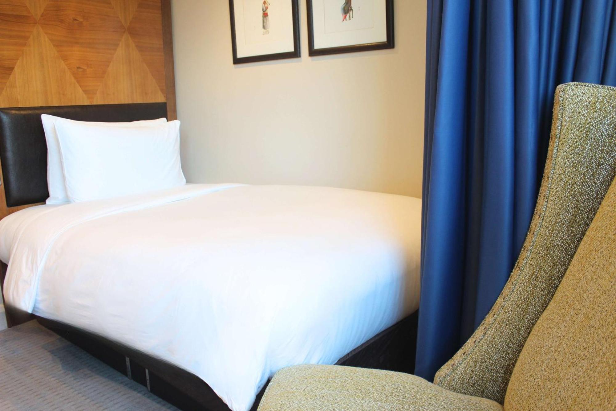 Hotel Radisson Blu Hotel, Tottenham Court Road - Formerly Kenilworth 4*
