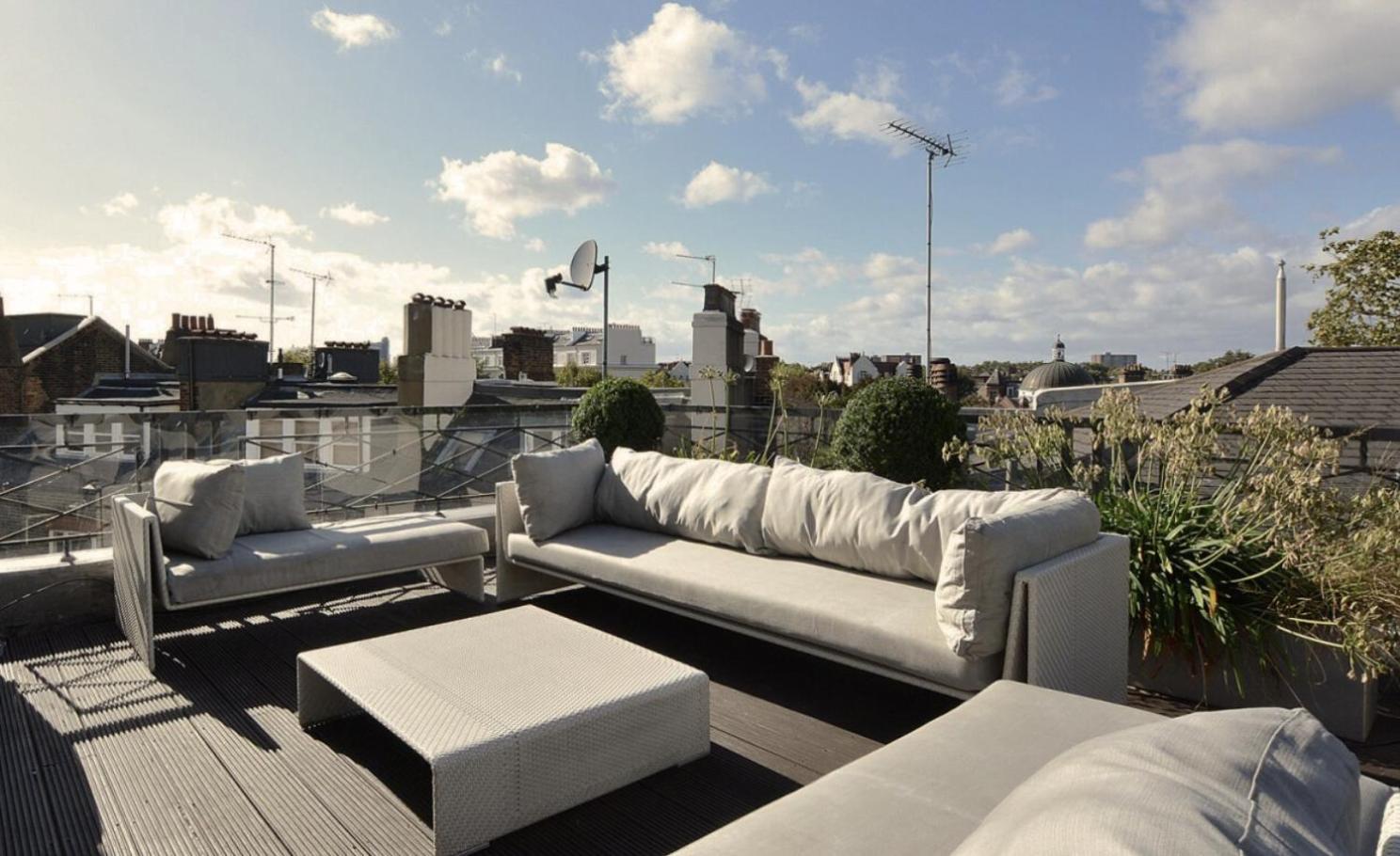 Europa House Aparthotel London