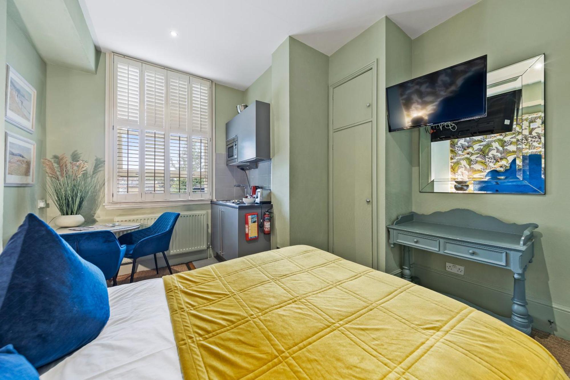 Vancouver And Hotell 3*