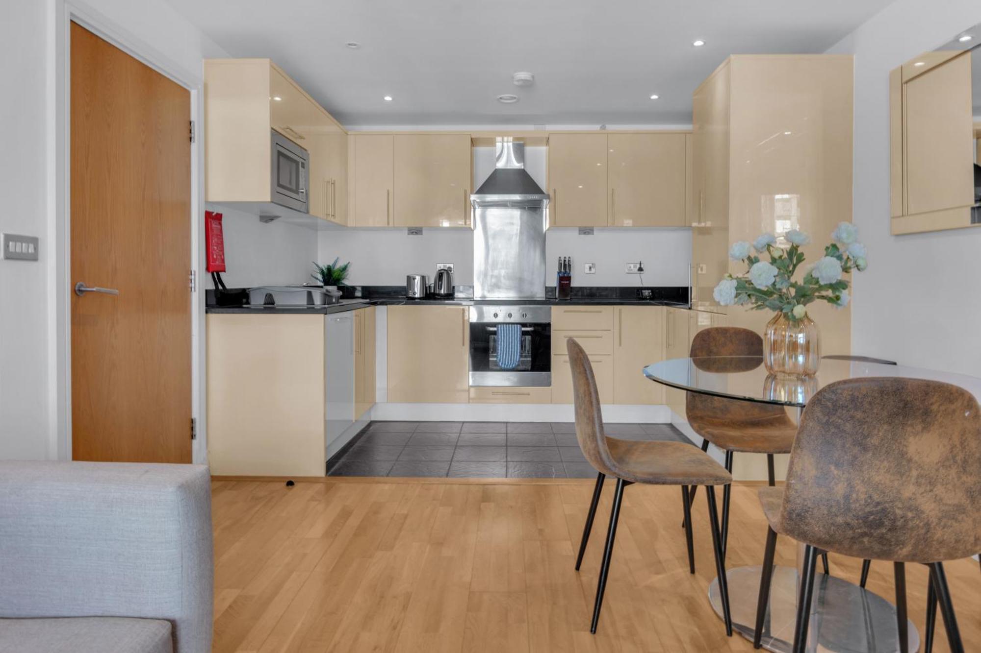 Apartment Mysquare Two Bedroom Serviced In Indescon Square