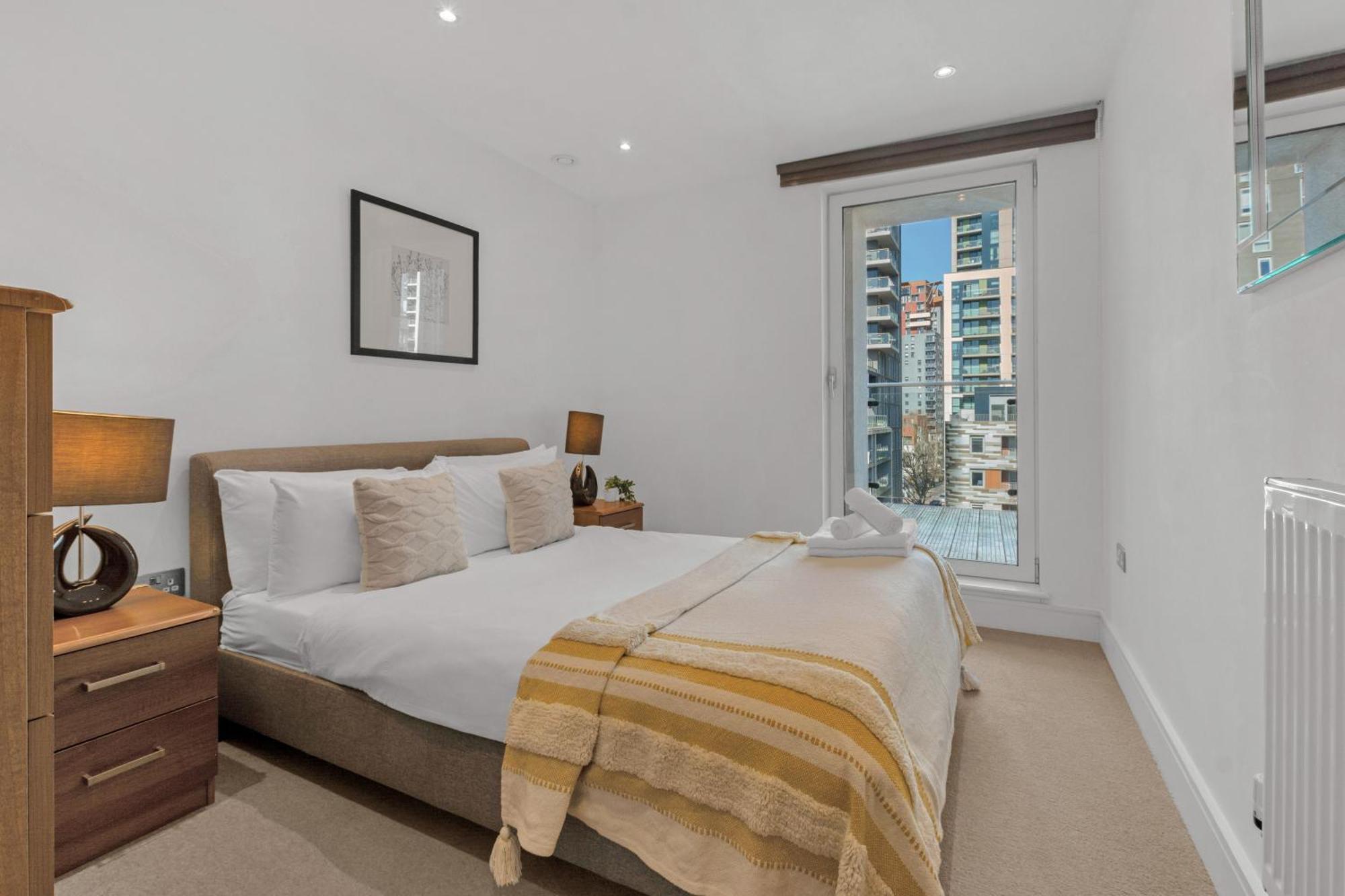 Apartment Mysquare Two Bedroom Serviced In Indescon Square *