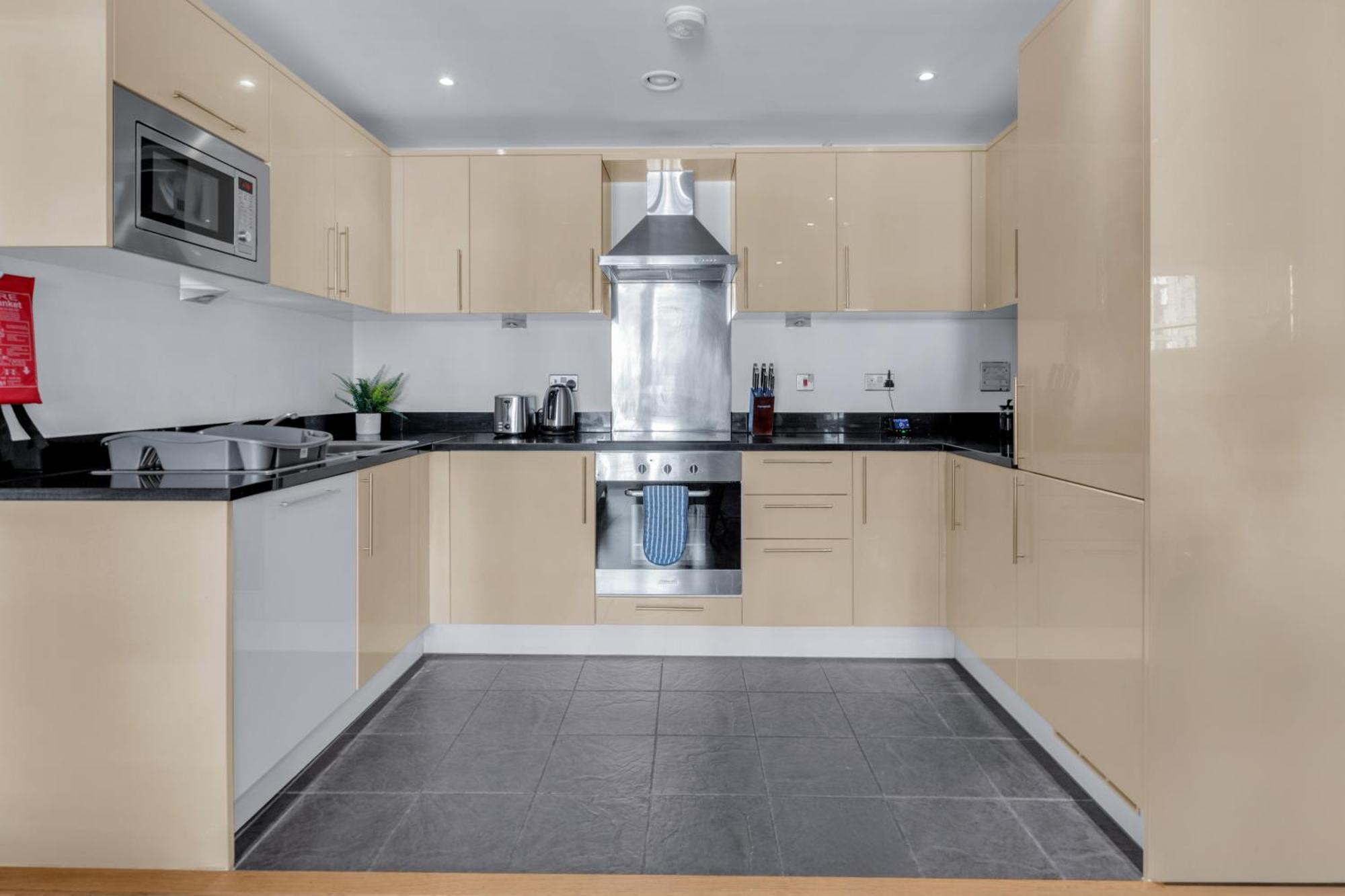 Mysquare Two Bedroom Serviced In Indescon Square