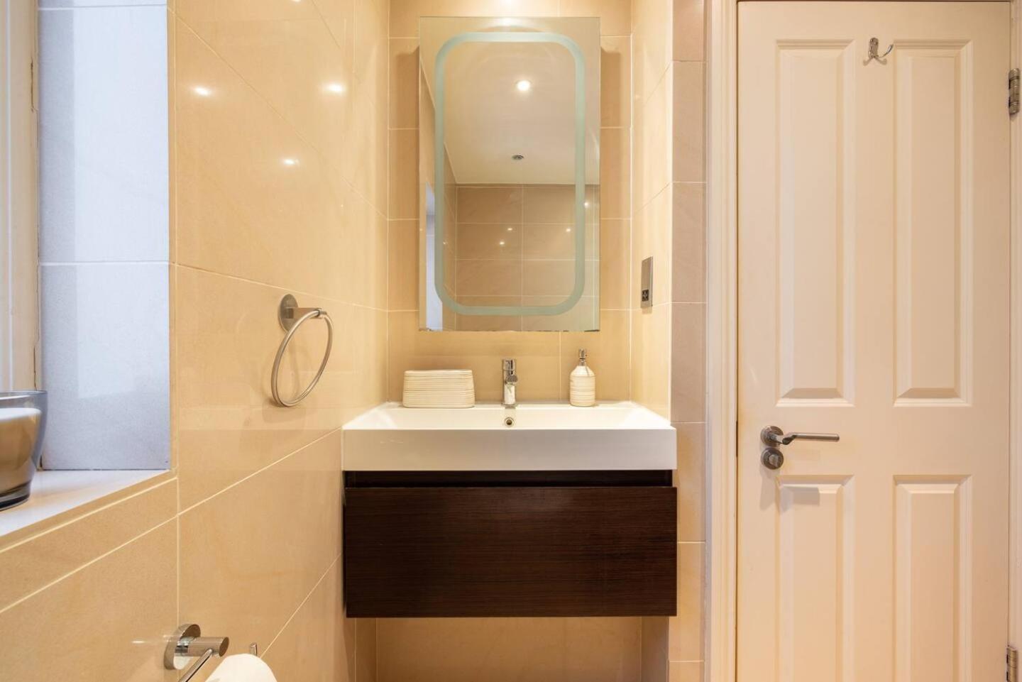 Appartement Niru Experience Huge Private Terrace Londen