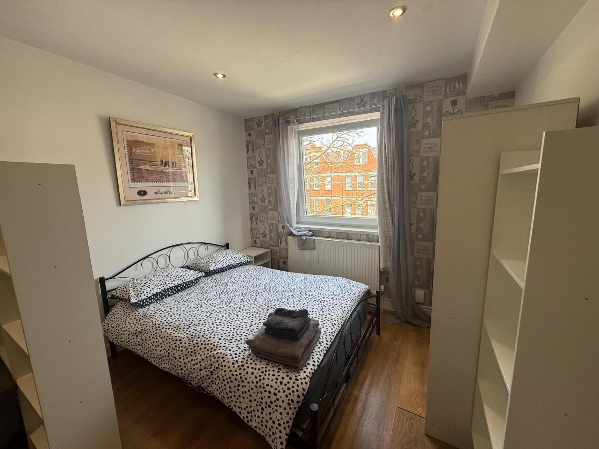 Cosy - Finchley Road * Londra