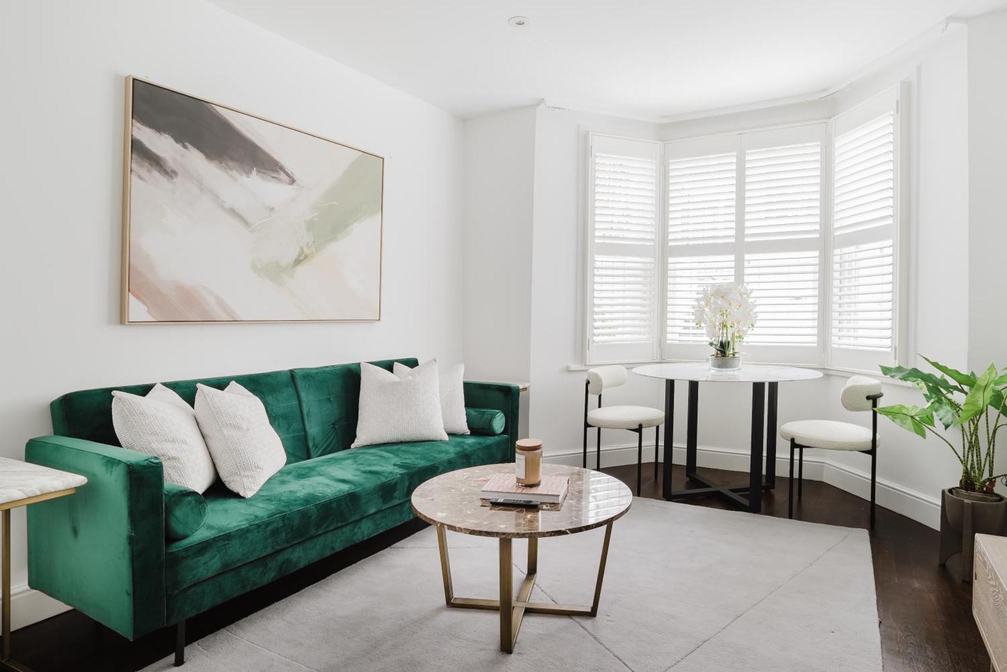 Specious Bright Flat With Garden In Leilighet
