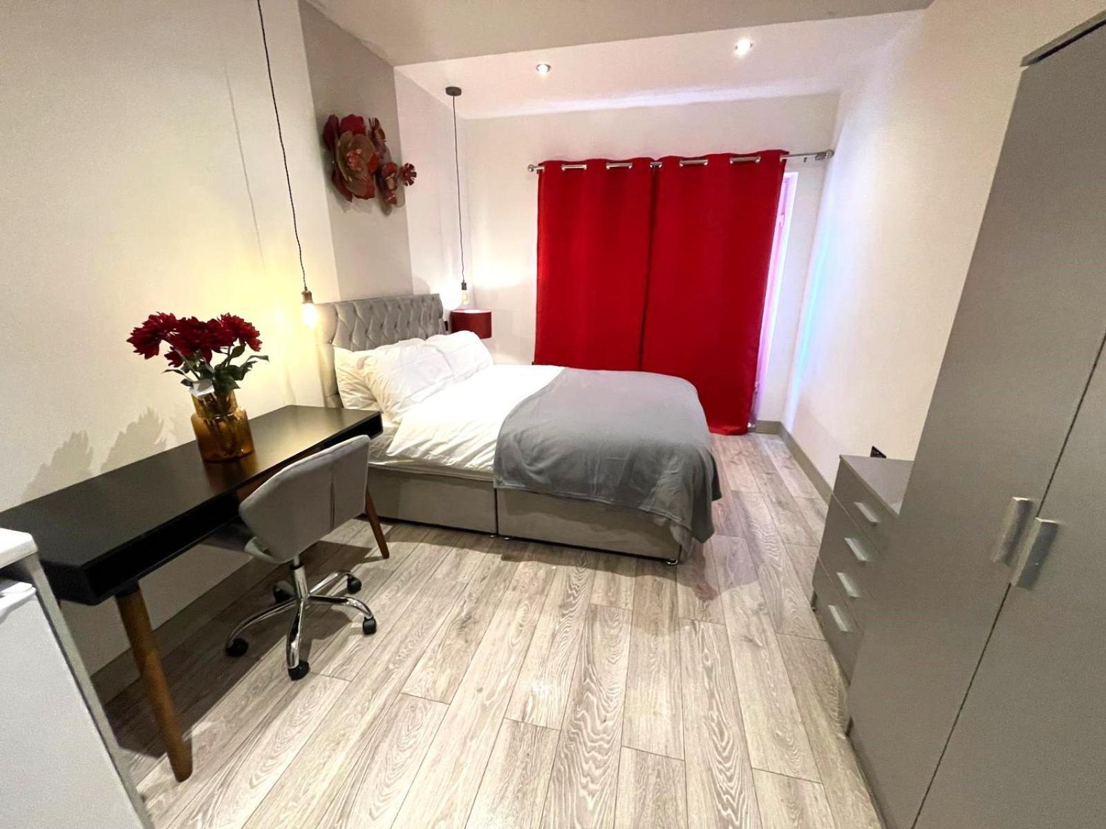Letzi Private En-suite Near Wembley Gasthof