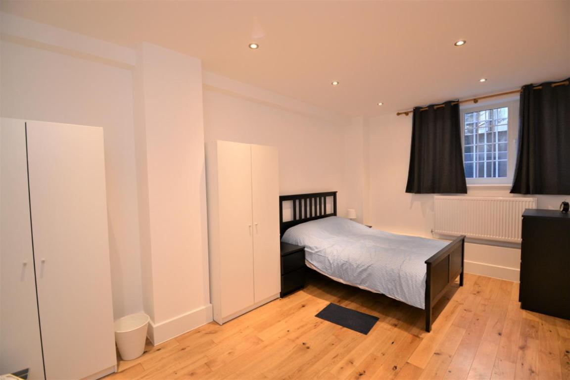 Hyde Park Apartment *