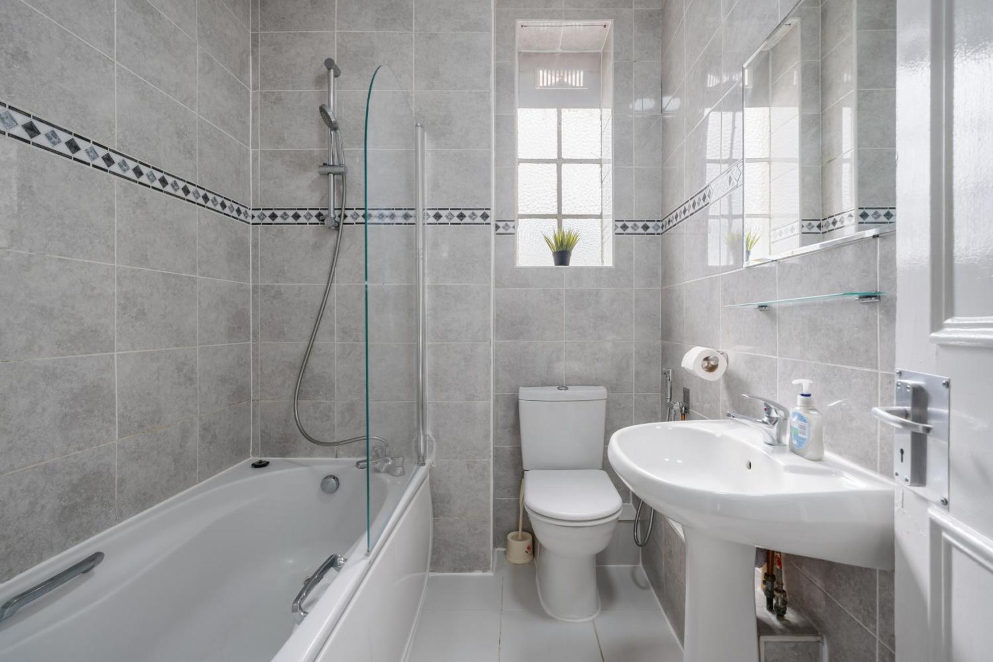 Elegant 2-bedroom In Prime Marble Arch 23gm Apartment