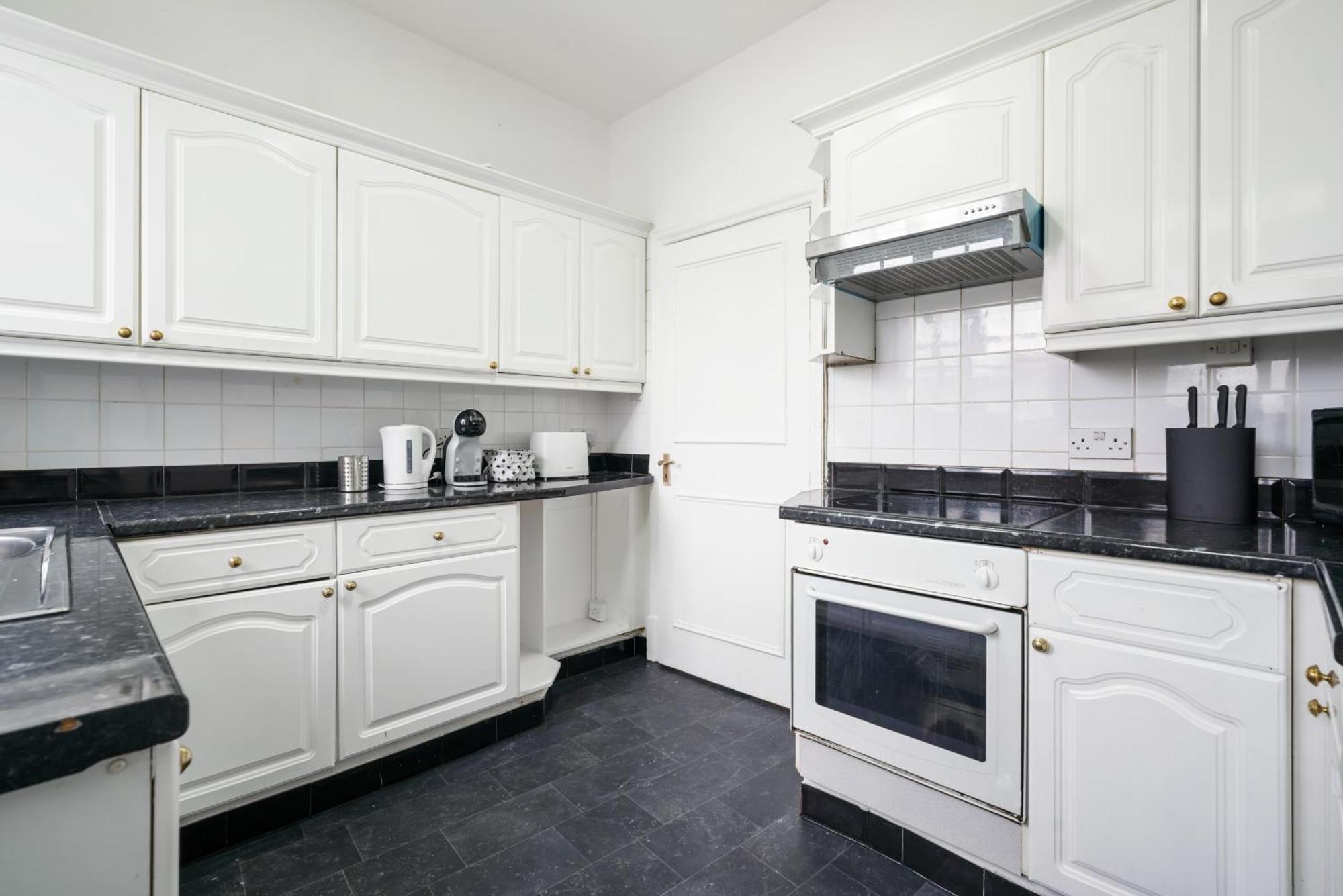 Elegant 2-bedroom In Prime Marble Arch 23gm London