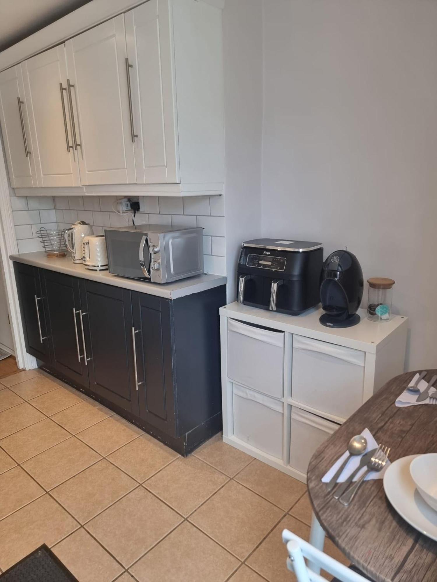 Cozy 1-bedroom Retreat In The Heart Of - Clapham Junction Apartment London