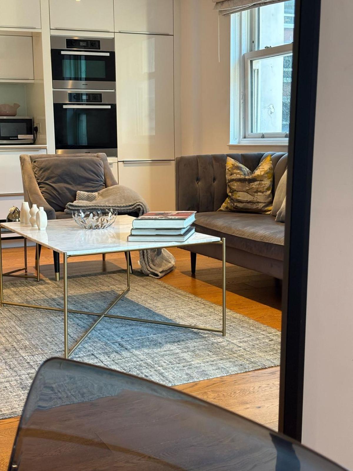 Apartment Estatesmen Selfridges Oxford Street