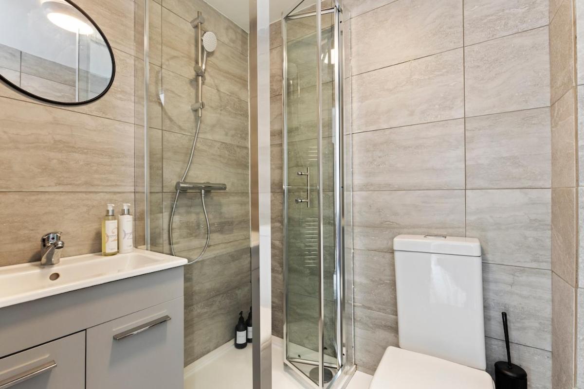 Stylish 3-bed Flat In Lewisham, Near Greenwich London