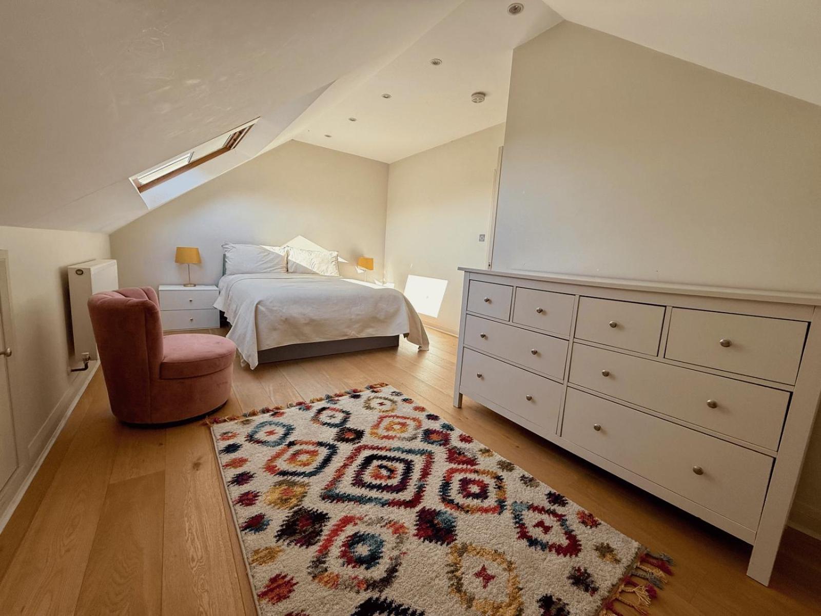 Lejlighed Spacious 3br In Heart Of Wimbledon *