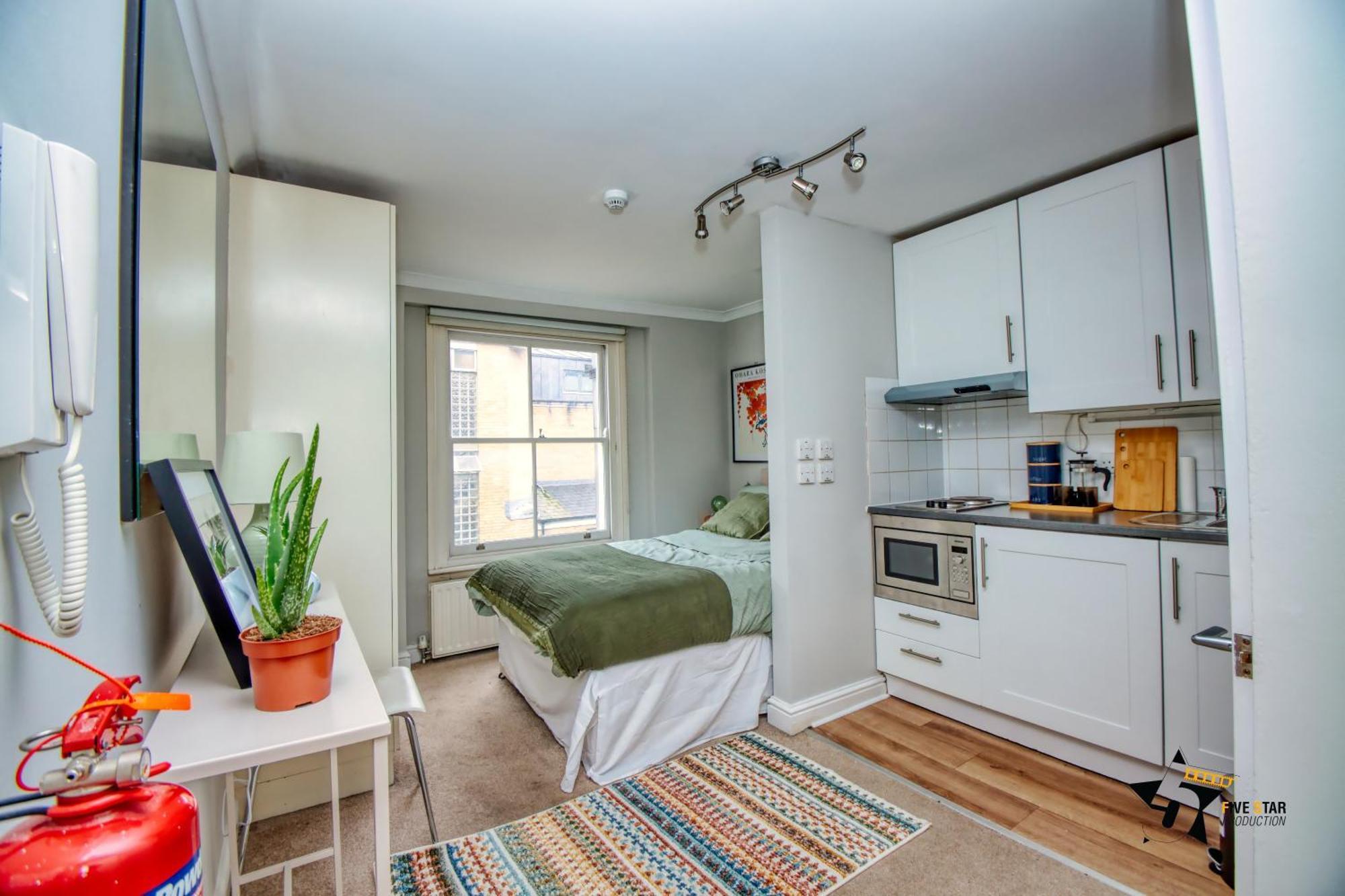 Westbourne Grove Apartment *