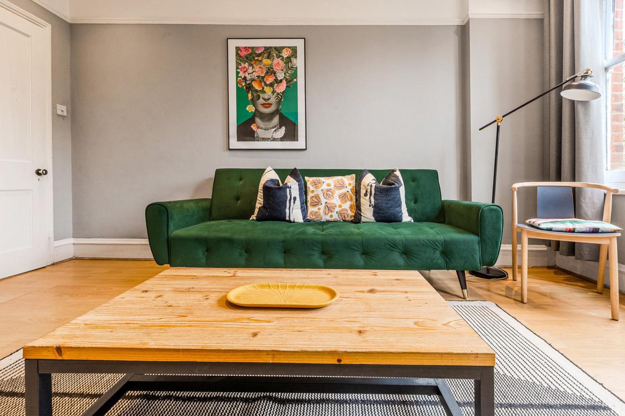 2-br Gem In Leafy Sydenham Area With Private Garden Apartment
