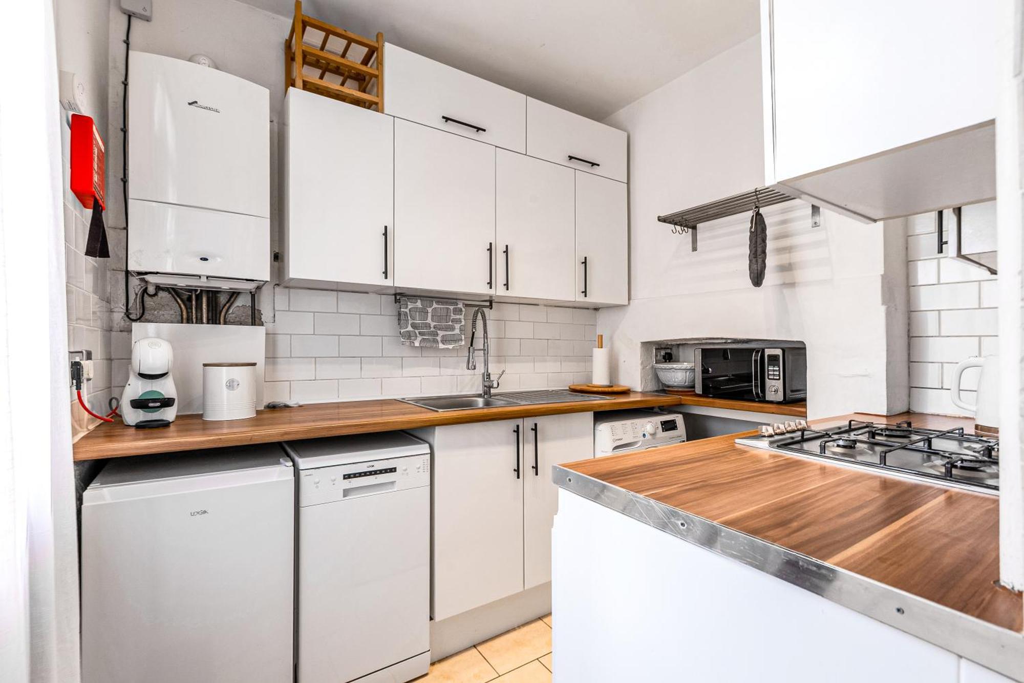 Apartment 2-br Gem In Leafy Sydenham Area With Private Garden London