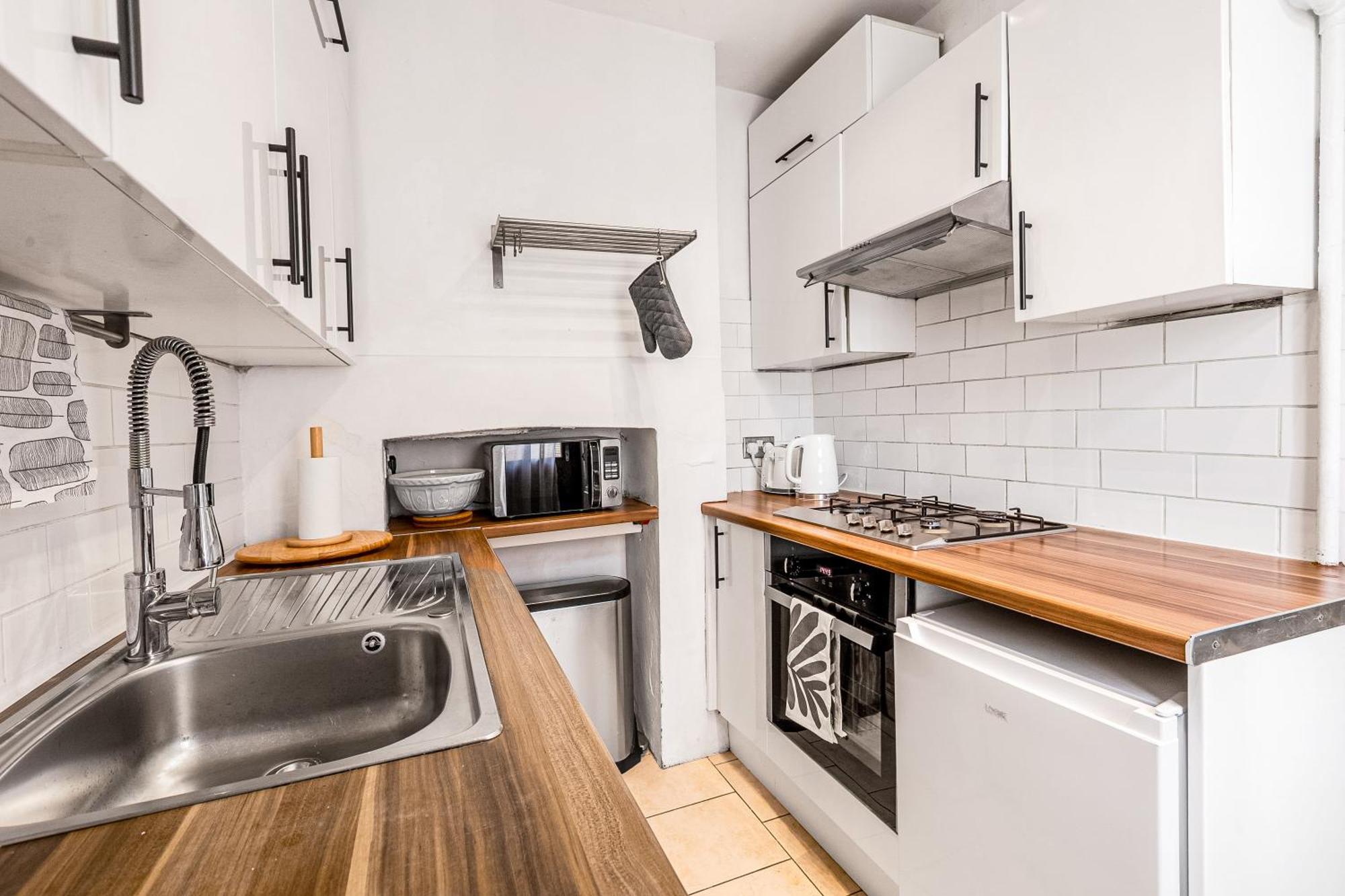 2-br Gem In Leafy Sydenham Area With Private Garden Apartment London