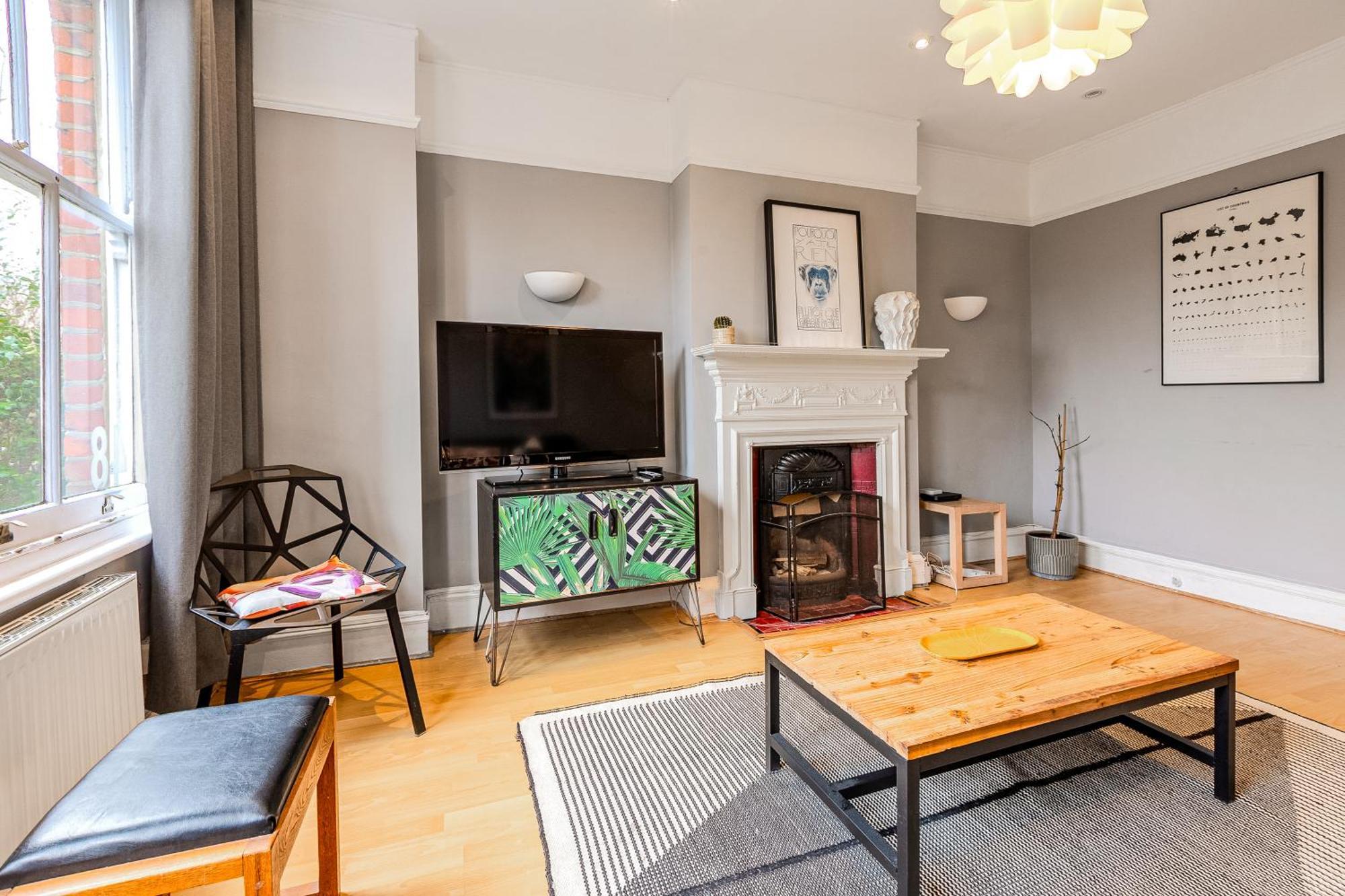 2-br Gem In Leafy Sydenham Area With Private Garden Apartment *