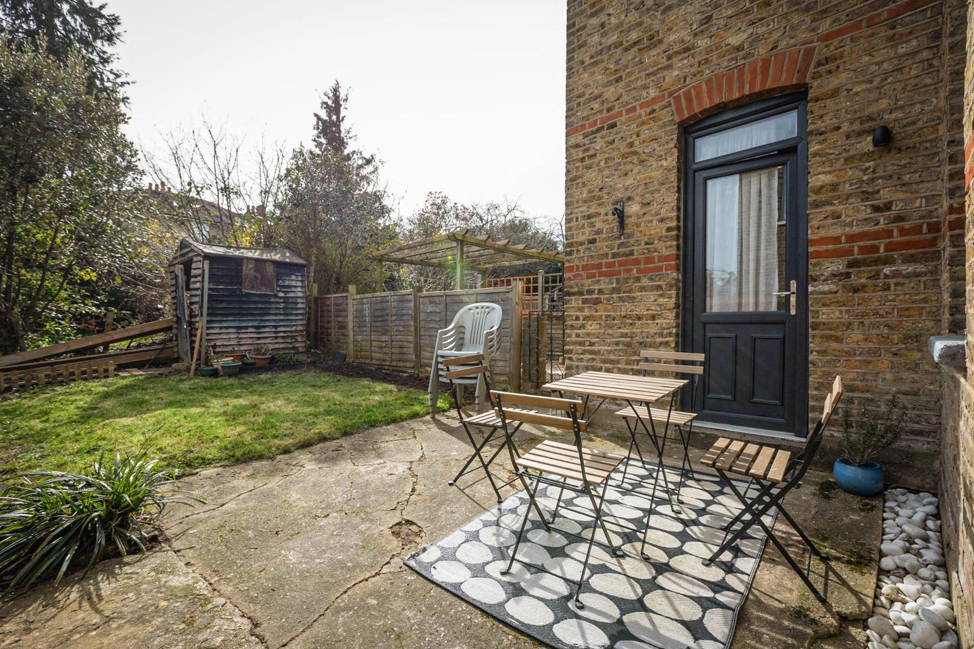 2-br Gem In Leafy Sydenham Area With Private Garden London
