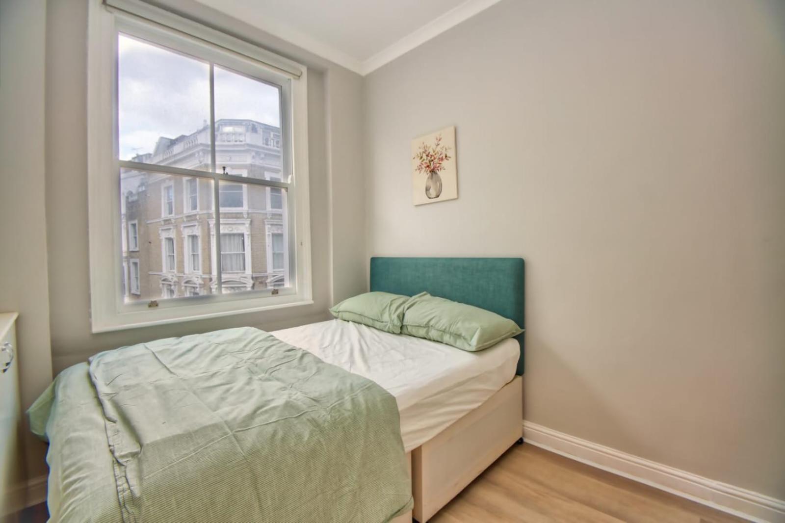 Westbourne Grove Apartment