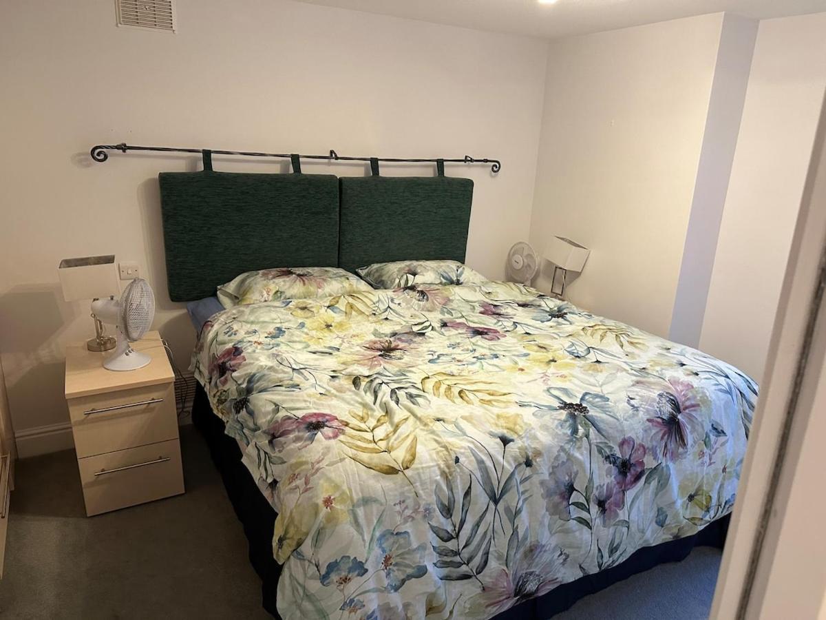 1 Bedroom Flat Covent Garden Apartment London