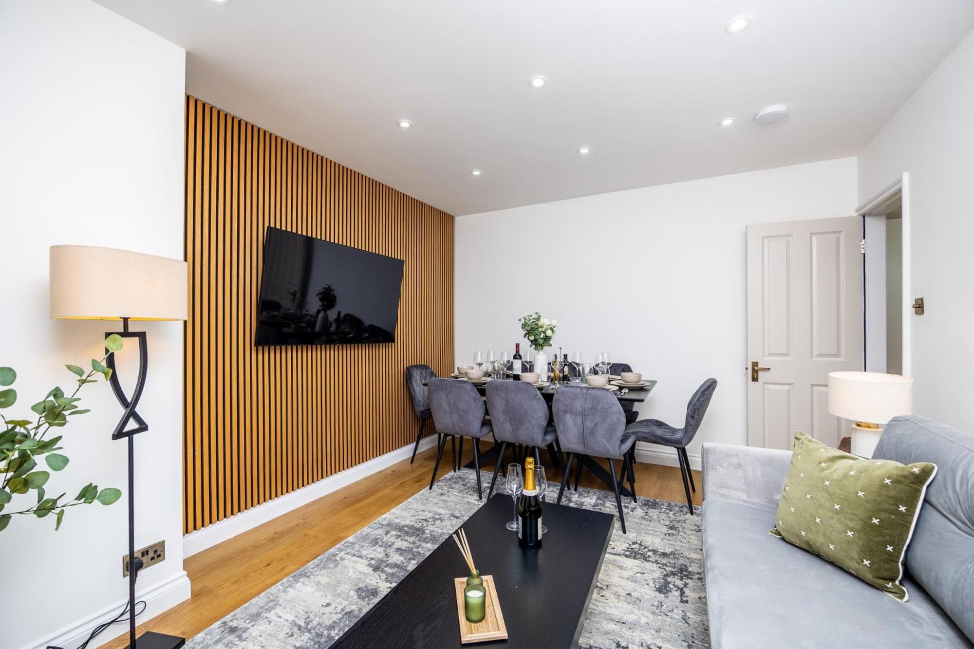 Modern 4 Bed Flat Prime Location Lägenhet London