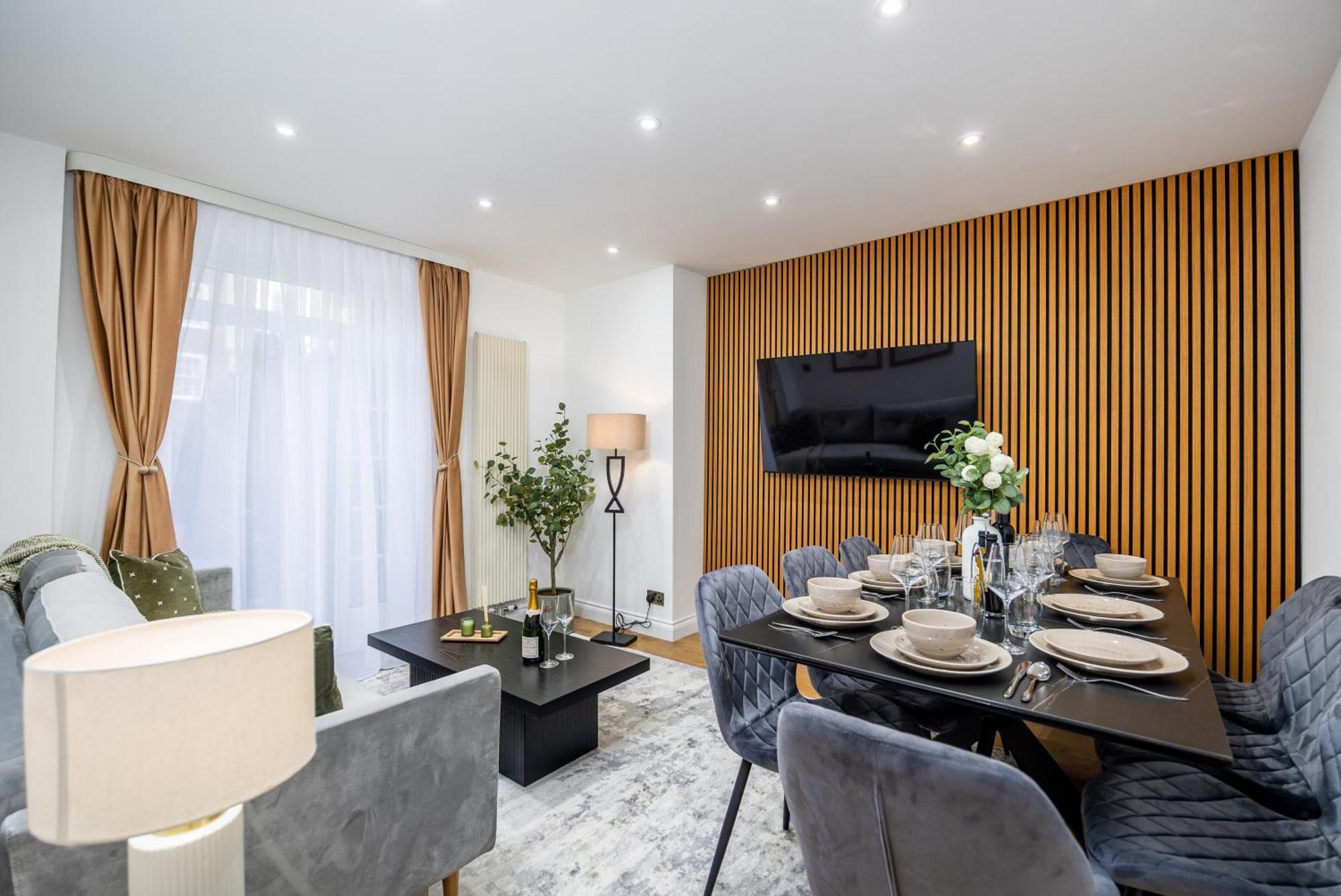Modern 4 Bed Flat Prime Location Lägenhet