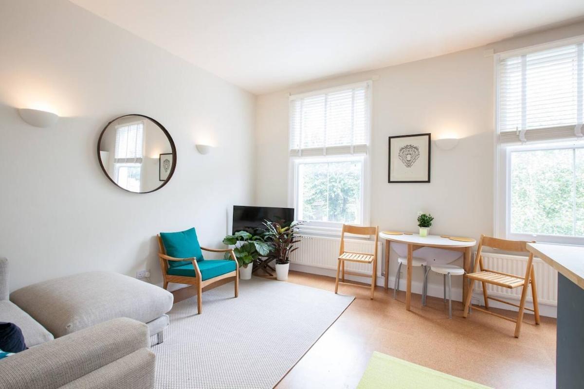 Apartment Cosy 1 Bed Apartment, De Beauvoir, N1 *