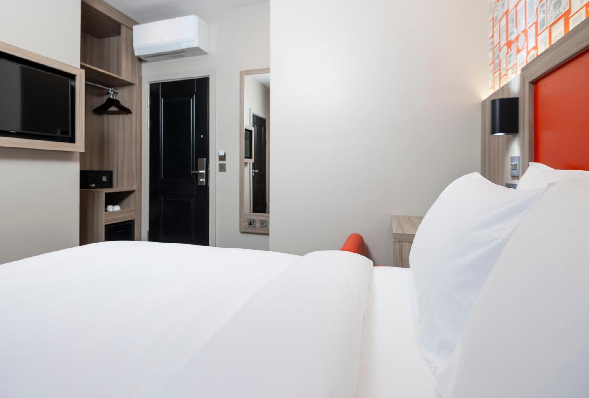 Brit Earls Court Hotell 3*