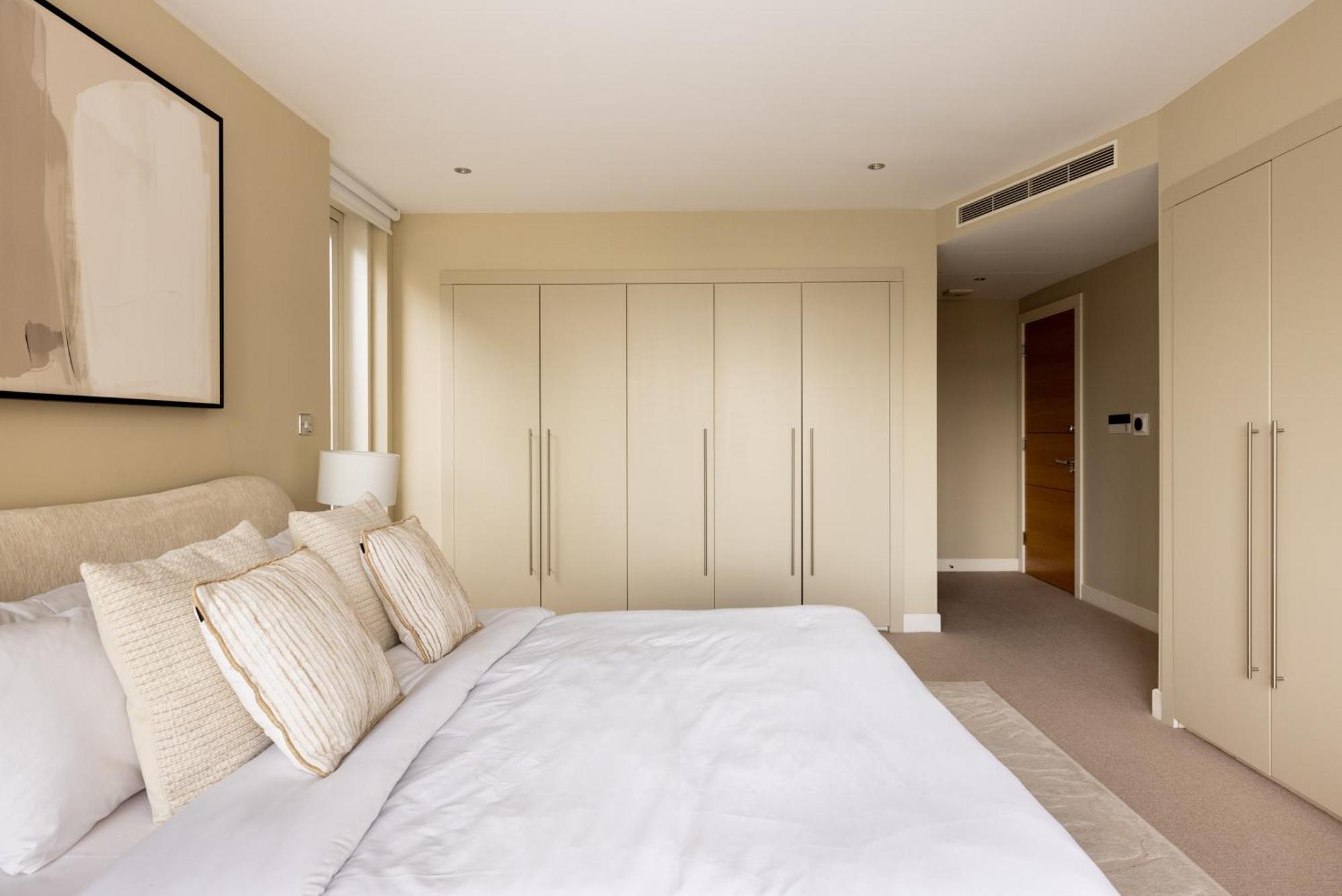 The Riverside - 3bdr With Balcony Lejlighed London
