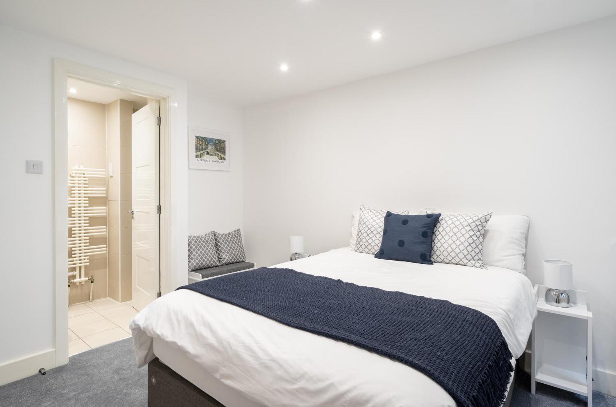 Superb 3 Bedroom Covent Garden House With 3 Ensuite Bathrooms Appartamento Londra