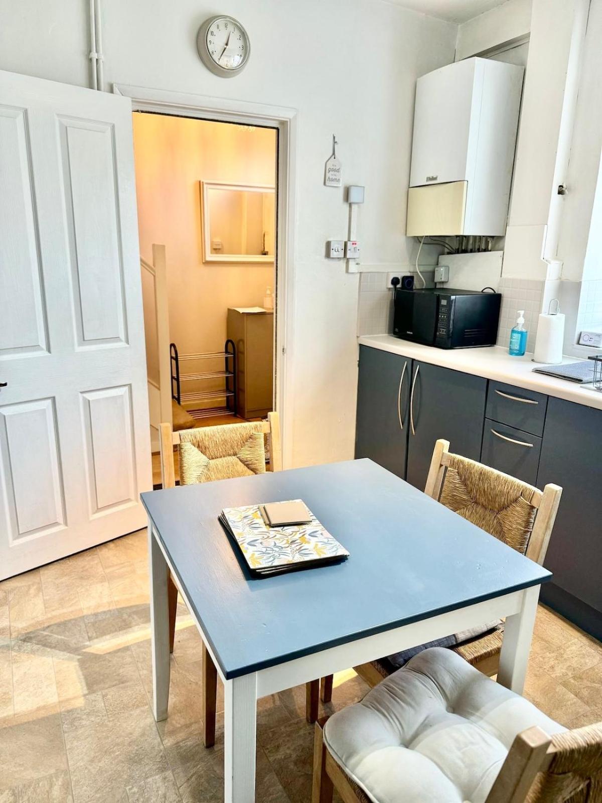 Spacious 2bed House In Clapham Common Lägenhet *