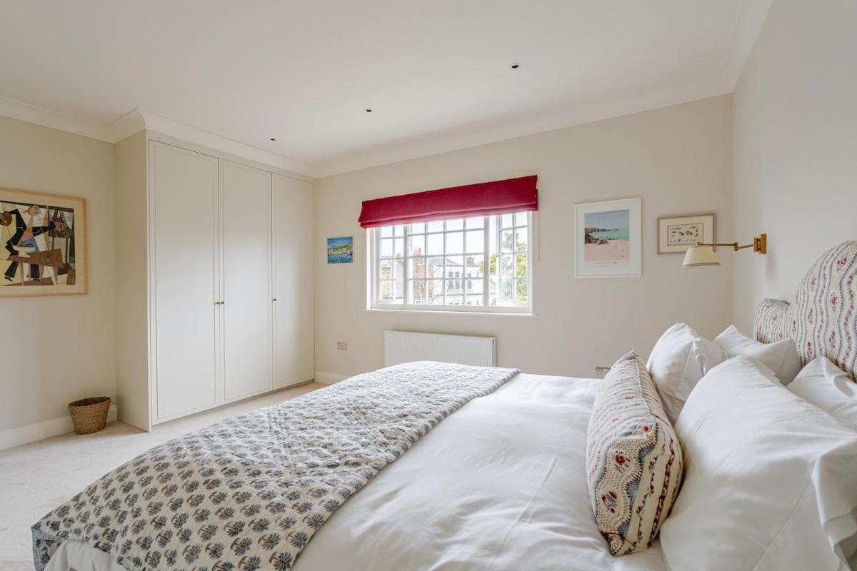 Luxury Open Plan 5 Bed House With Garden & Parking Vakantiehuis *