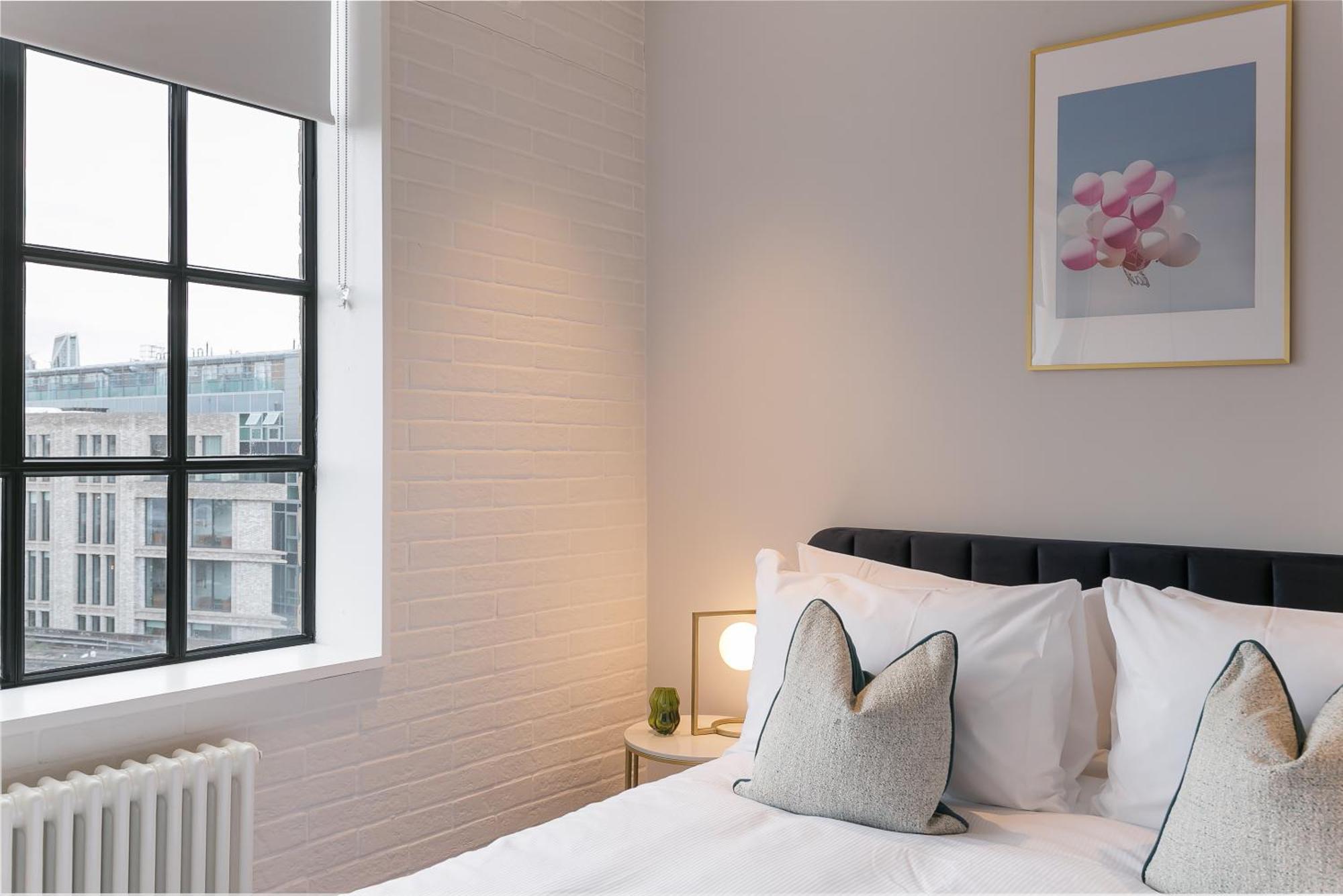 Urban Chic - Clink Street * London