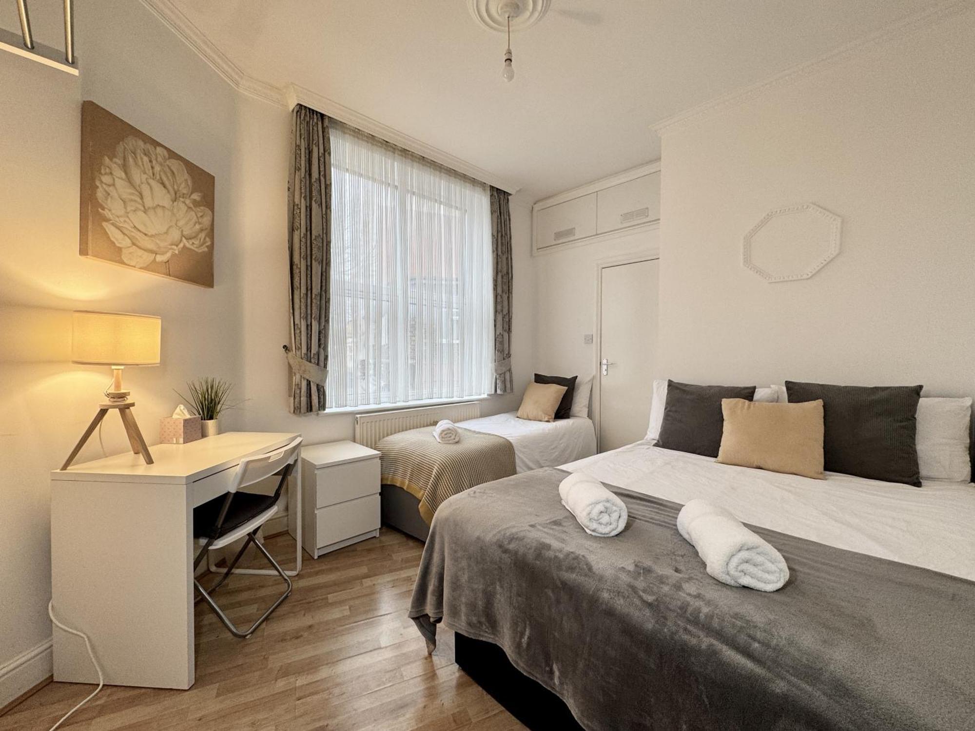 Comfortable Flat For Group Getaway Near King's Cross And Camden Town Londen